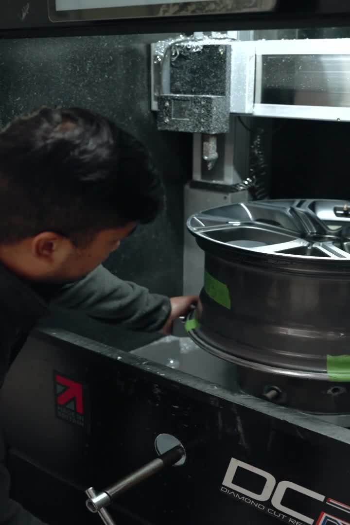 Diamond cutting lathe machine